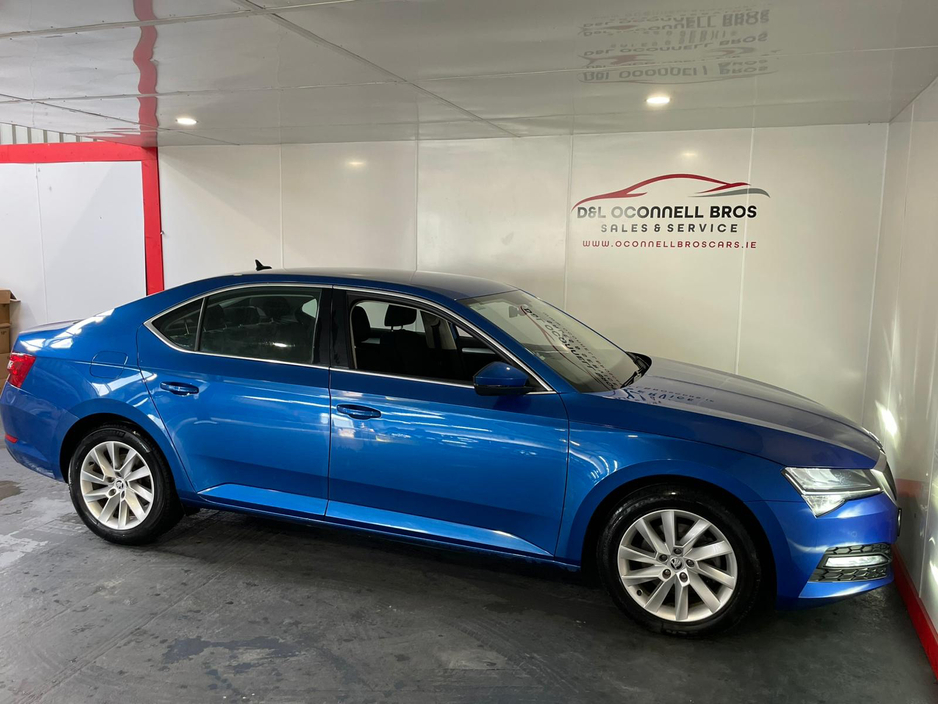 2023 Skoda Superb - image 5