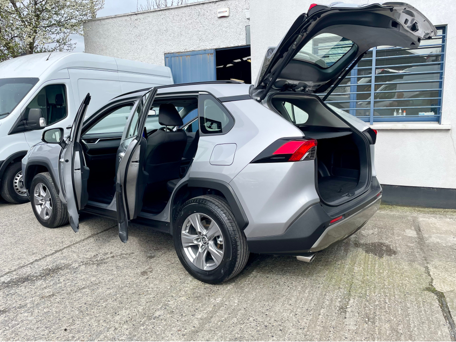 2024 Toyota Rav4 - image 28