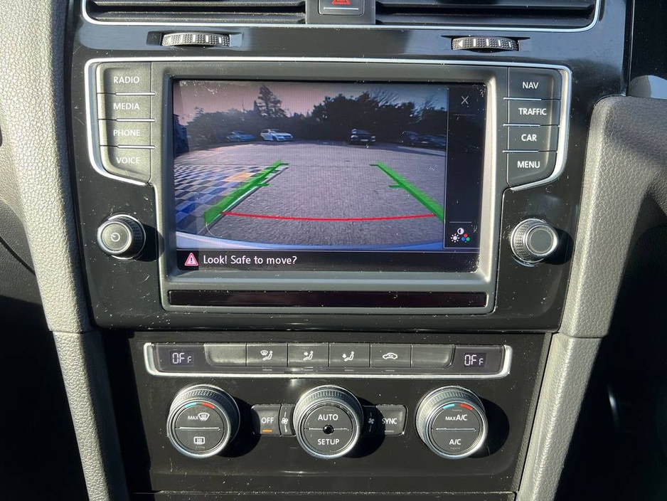 2013 Volkswagen Golf - image 7