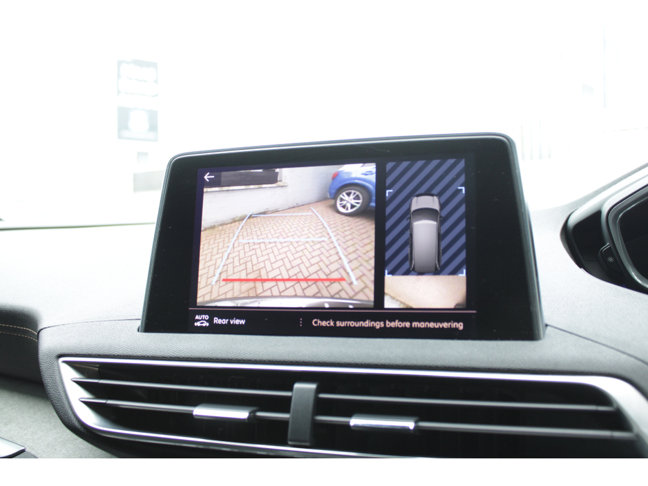 2018 Peugeot 5008 - image 14