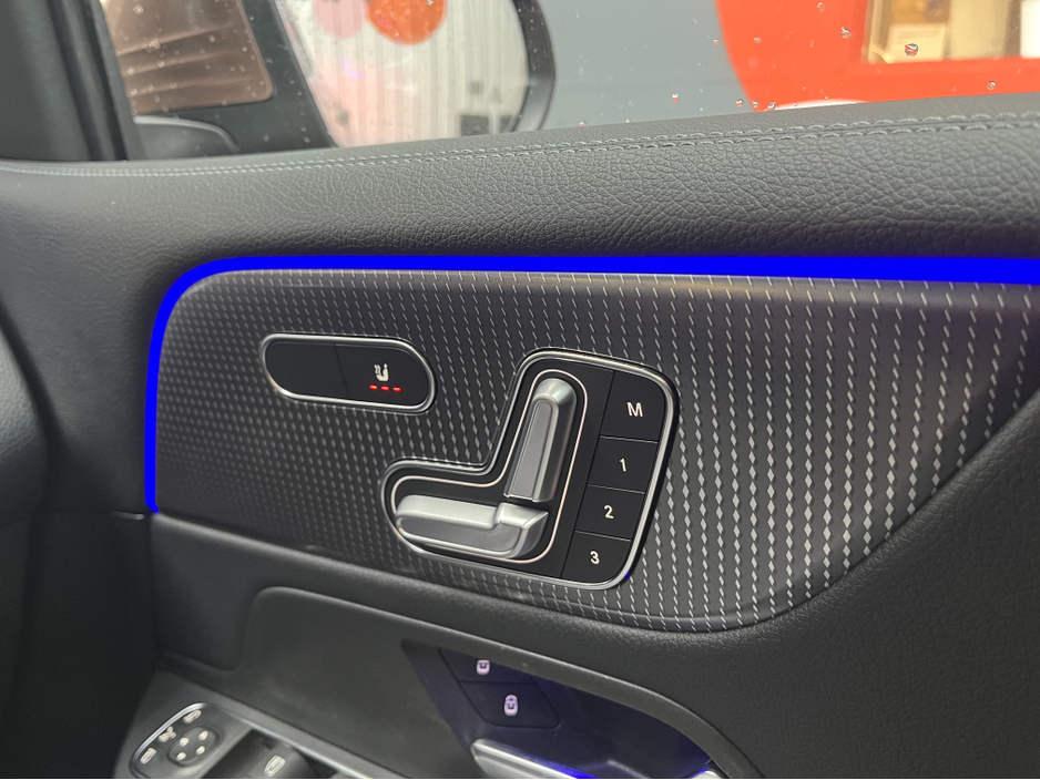 2023 Mercedes-Benz EQB - image 11