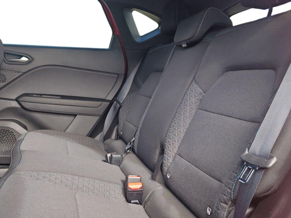 2025 Renault Captur - image 10