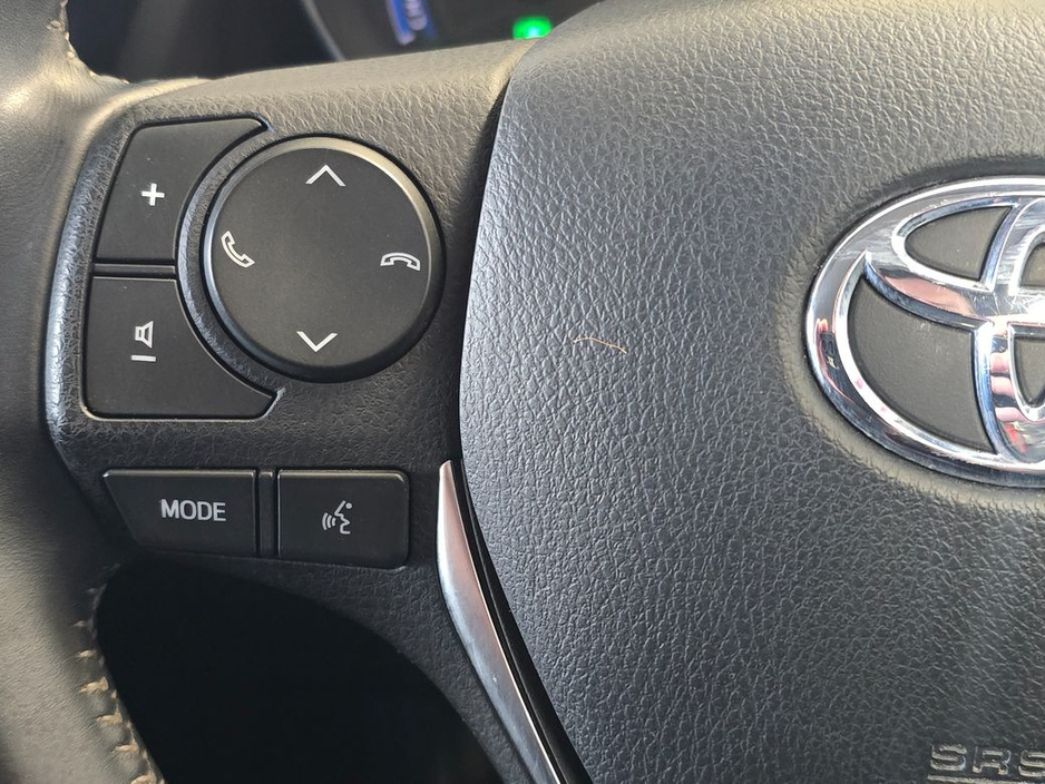 2016 Toyota Auris - image 17