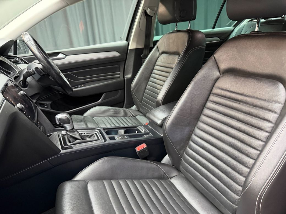 2022 Volkswagen Passat GTE S-A DSG €25,450