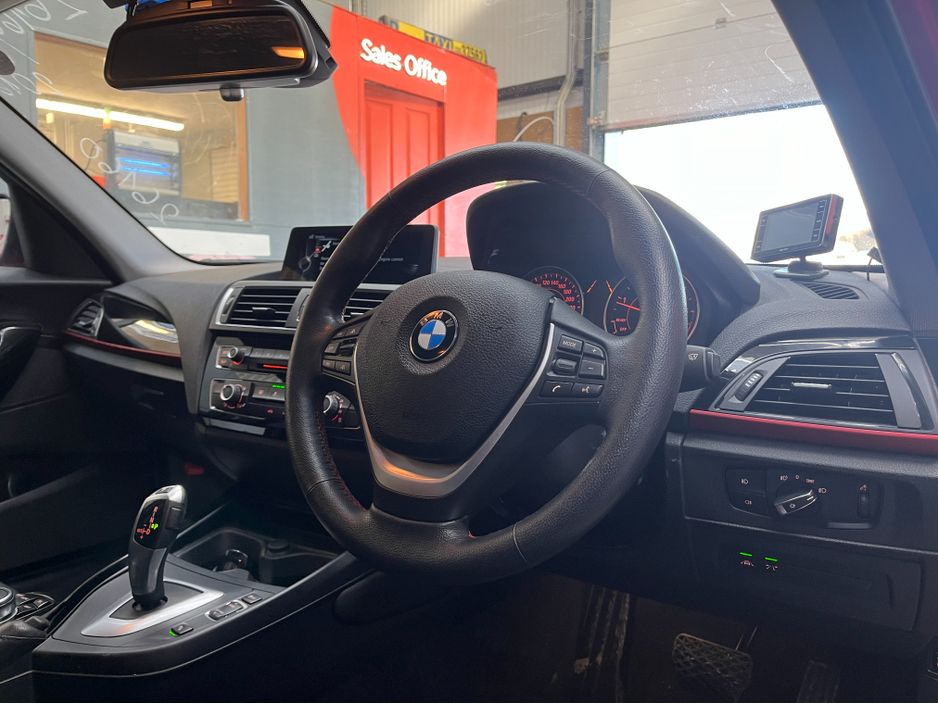 2016 BMW 1 Series - image 9