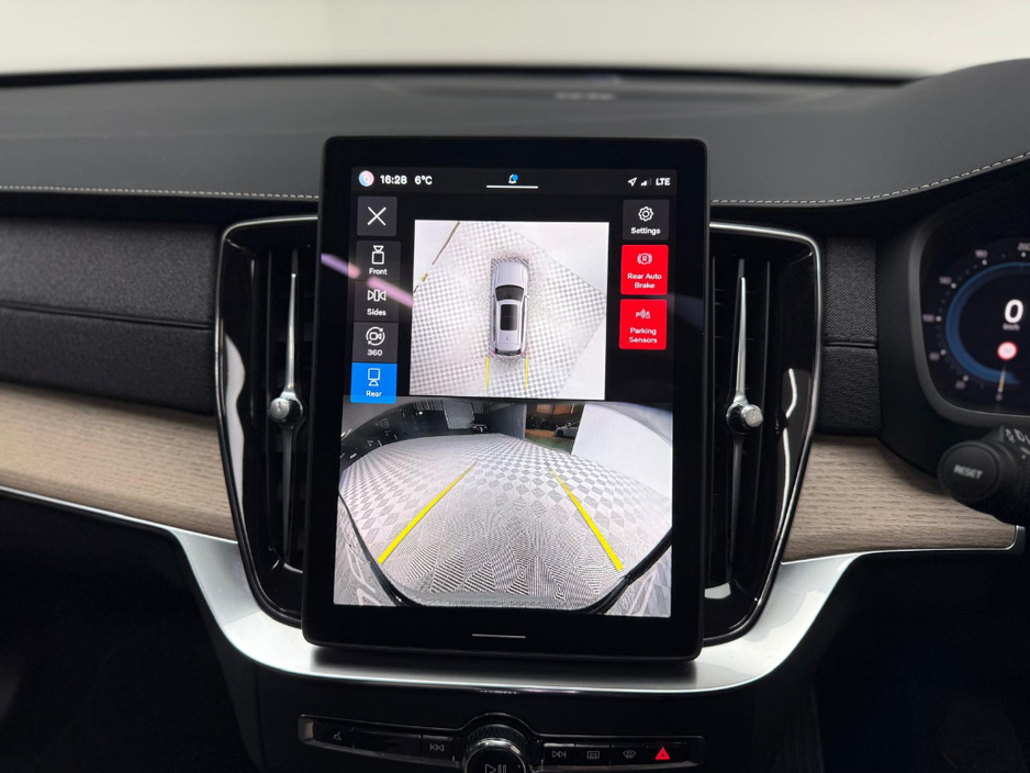 2025 Volvo XC90 PLUS T8 PHEV AWD AUTO *7 SEATER* €82,990