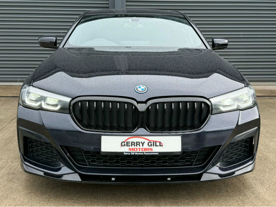 2022 BMW 5 Series - image 2