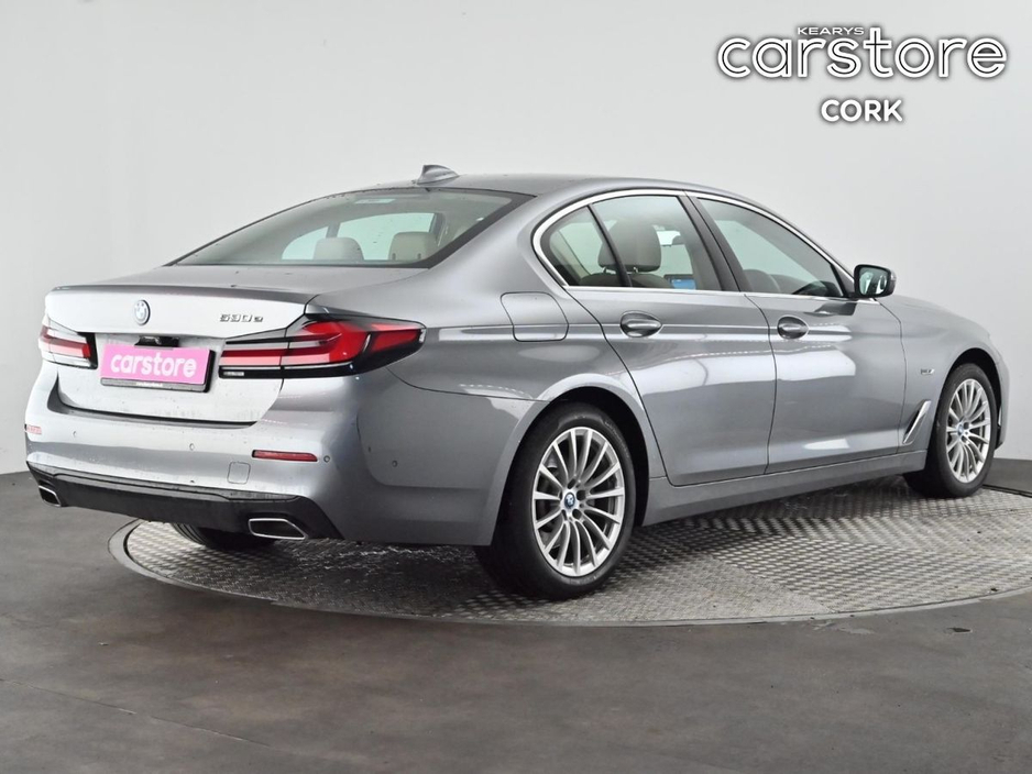 2023 BMW 5 Series - image 5