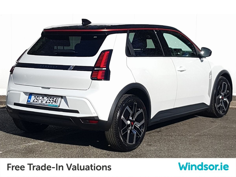 2025 Renault 5 - image 2