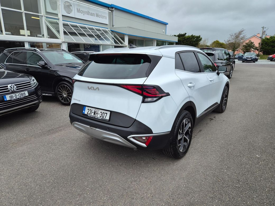 2023 Kia Sportage - image 3