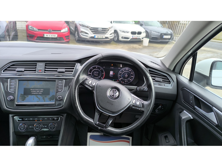 2017 Volkswagen Tiguan - image 15