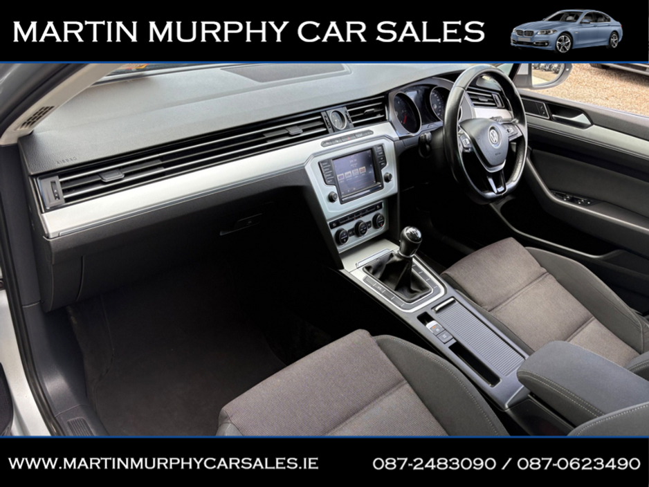 2017 Volkswagen Passat - image 12