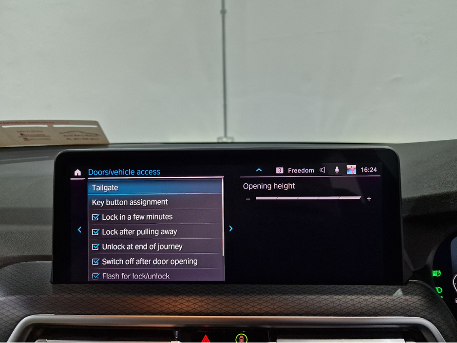 2022 BMW X3 30E M SPORT (PRO PACK / OYSTER LEATHER) X-DRIVE AUTOMATIC **ONE OWNER / TOP SPEC / 20" ALLOYS / APPLE CARPLAY / ADAPTIVE LED HEADLIGHTS / BMW M SEATBELTS / ELECTRIC BOOTLID /REVERSE CAMERA / SAT NAV** €49,900