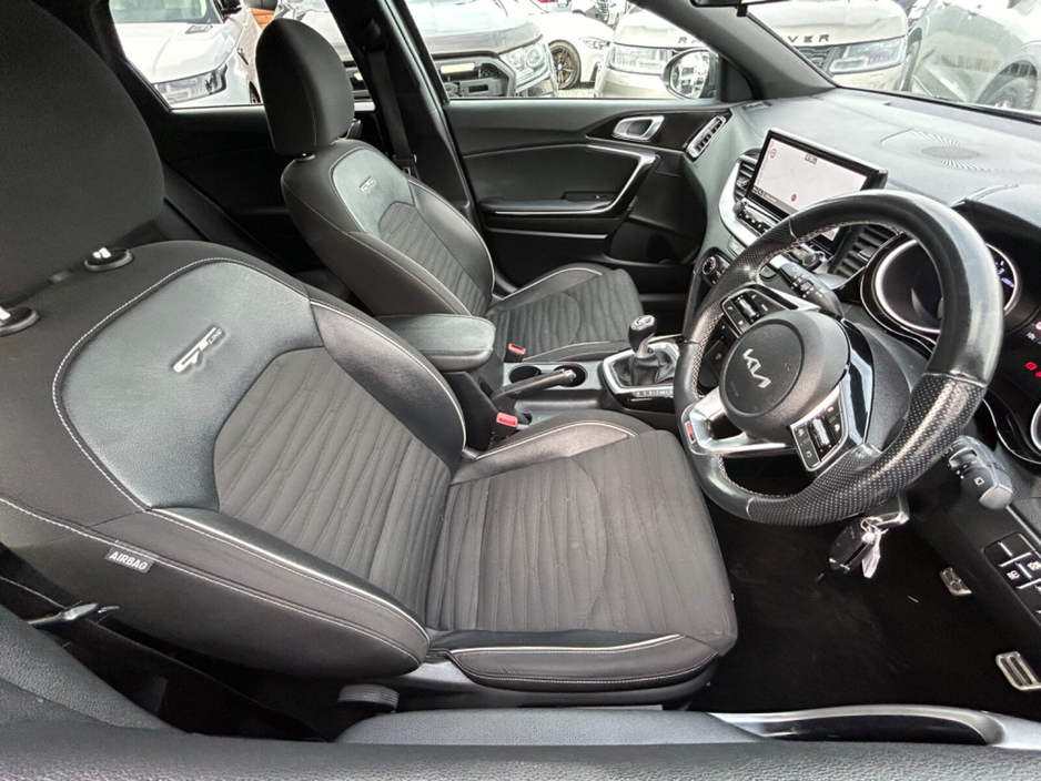 2023 Kia Ceed - image 5