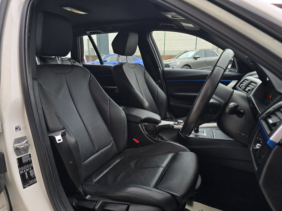 2017 BMW 3 Series - image 21