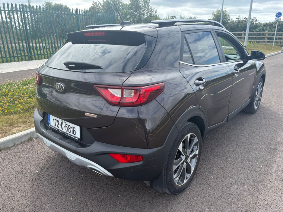 2017 Kia Stonic - image 5