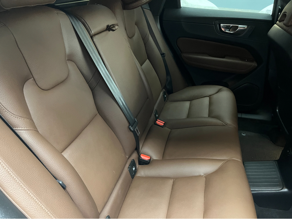 2022 Volvo XC60 €42950 2022 VOLVO XC60 RECHARGE PLUS T6 AWD PLUG-IN 2.0 AUTOMATIC / CRUISE CONTROL / 360° PARKING CAMERA / ELECTRIC MEMORY & HEATED SEATS / APPLE CARPLAY AND MORE €42,950