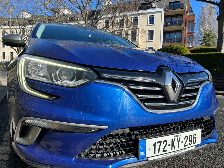 2017 Renault Megane - image 3