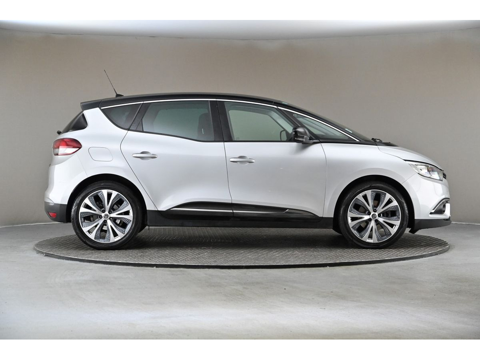 2018 Renault Scenic - image 11