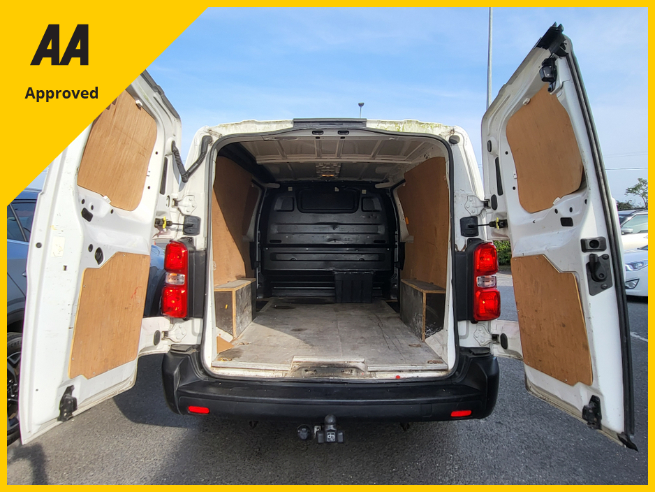 2021 Opel Vivaro - image 6