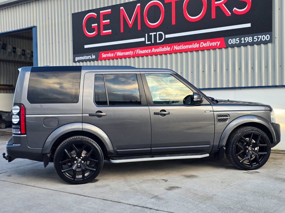 2014 Land Rover Discovery - image 6