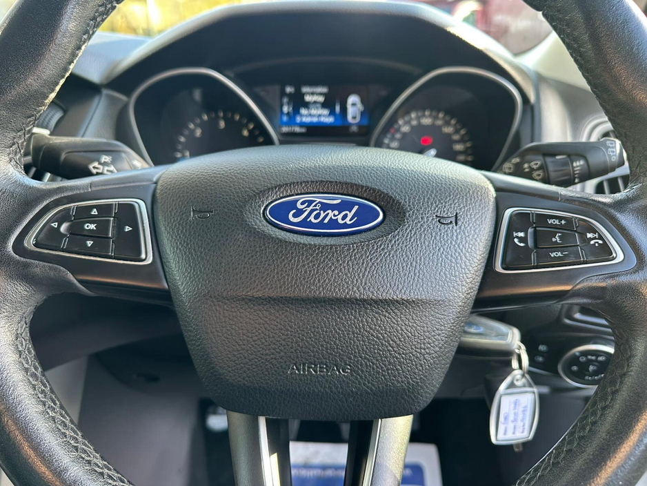 2017 Ford Focus - image 7