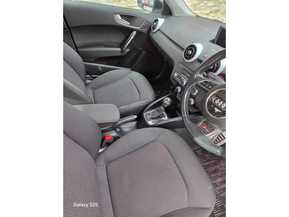 2015 Audi A1 - image 11