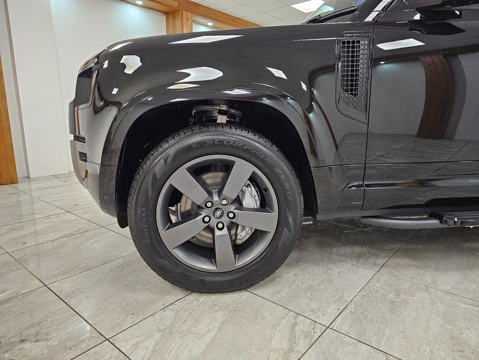 2025 Land Rover Defender - image 3
