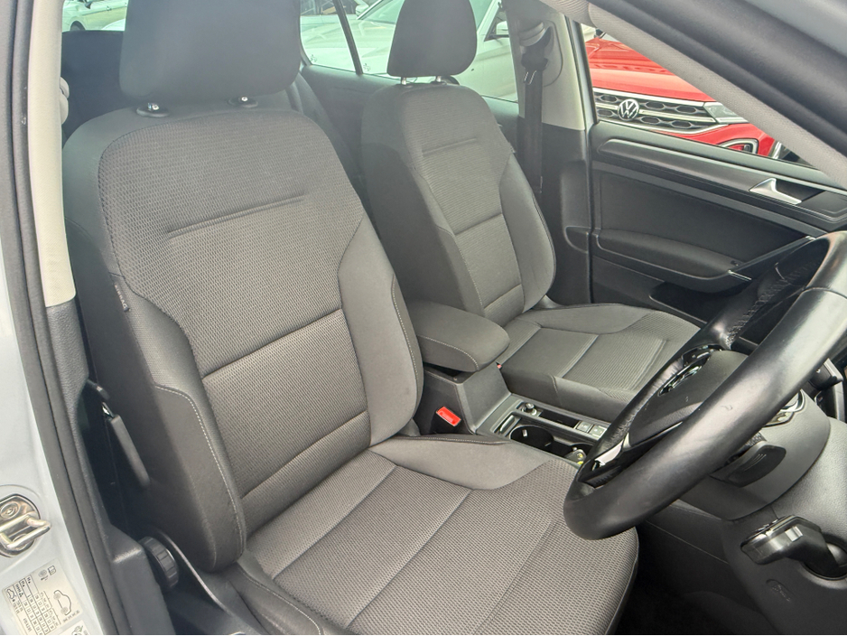 2018 Volkswagen Golf - image 10