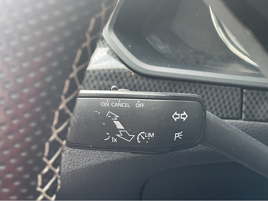 2018 Skoda Superb - image 14