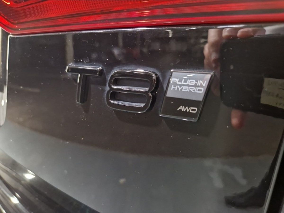 2025 Volvo XC60 T8 AWD PHEV Ultra Black Edition €71,950