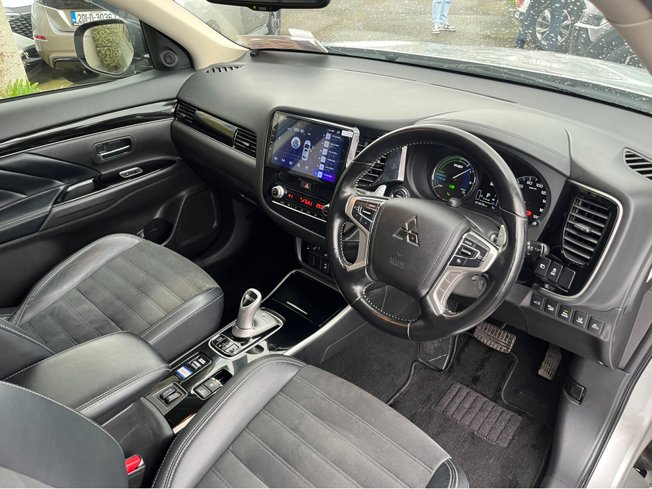 2020 Mitsubishi Outlander G 4WD AUTOMATIC PHEV 2.4 PETROL //HIGH SPEC//HALF LEATHER ELECTRIC HEATED SEATS//HEATED STEERING WHEEL//REVERSE CAMERA//KEYLESS ENTRY// €24,950