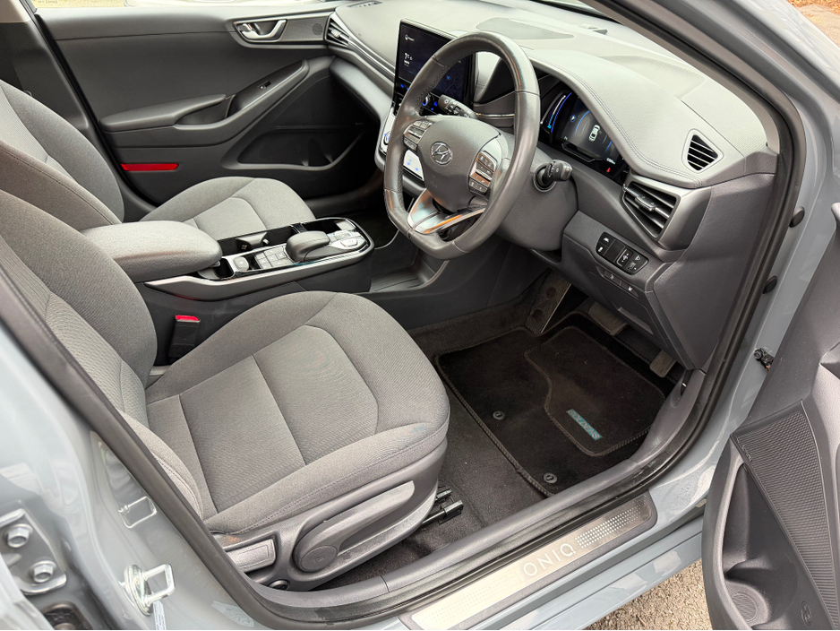 2022 Hyundai Ioniq PREMIUM EV//LOW MILEAGE//HYUNDAI SERVICE HISTORY//SIMI AND AA DEALER €15,900