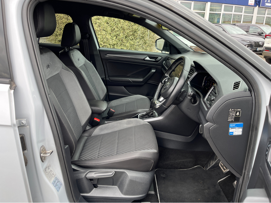 2021 Volkswagen T-Roc - image 11