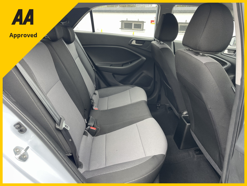 2018 Hyundai i20 - image 11