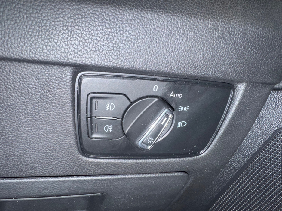 2019 Volkswagen Passat - image 28