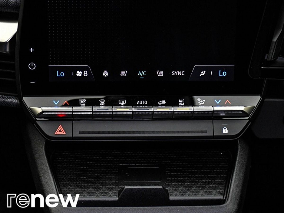 2023 Renault Megane E-Tech - image 25