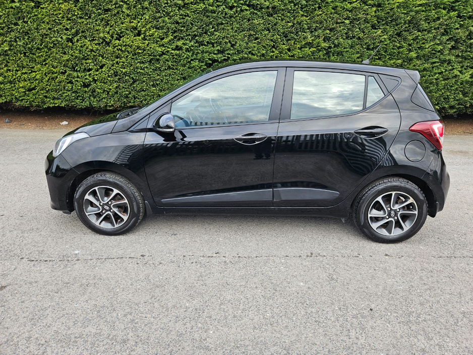 2017 Hyundai i10 - image 3