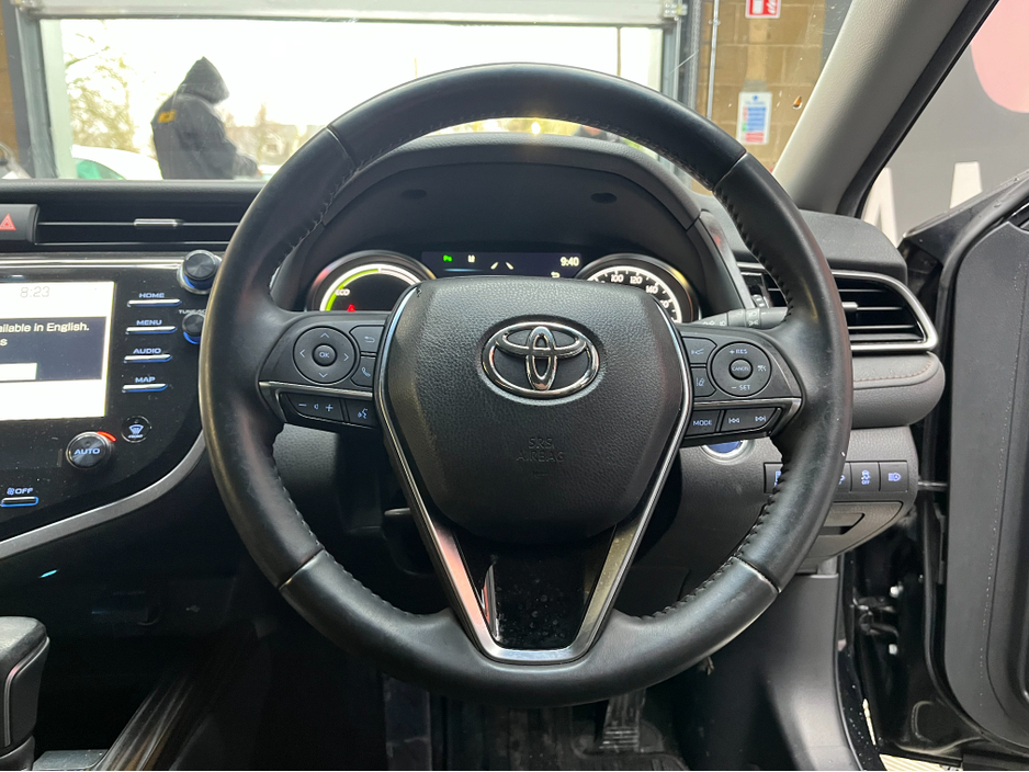 2020 Toyota Camry - image 8