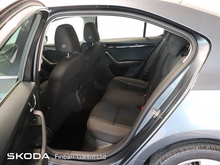 2018 Skoda Octavia - image 7