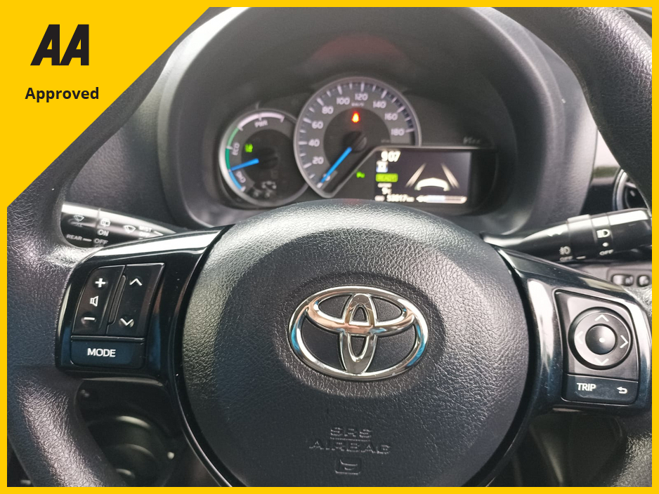 2019 Toyota Yaris 1.5 PETROL HYBRID AUTOMATIC ONLY 53,817kms JUST FULLY SERVICED INCLUDING 4 NEW TYRES 2 YEARS NCT 1 YEAR ROAD TAX HIGH SPEC CAR REVERSE CAMERA LARGE TOUCHSCREEN MULTIMEDIA SYSTEM PARKING SENSORS €17,949