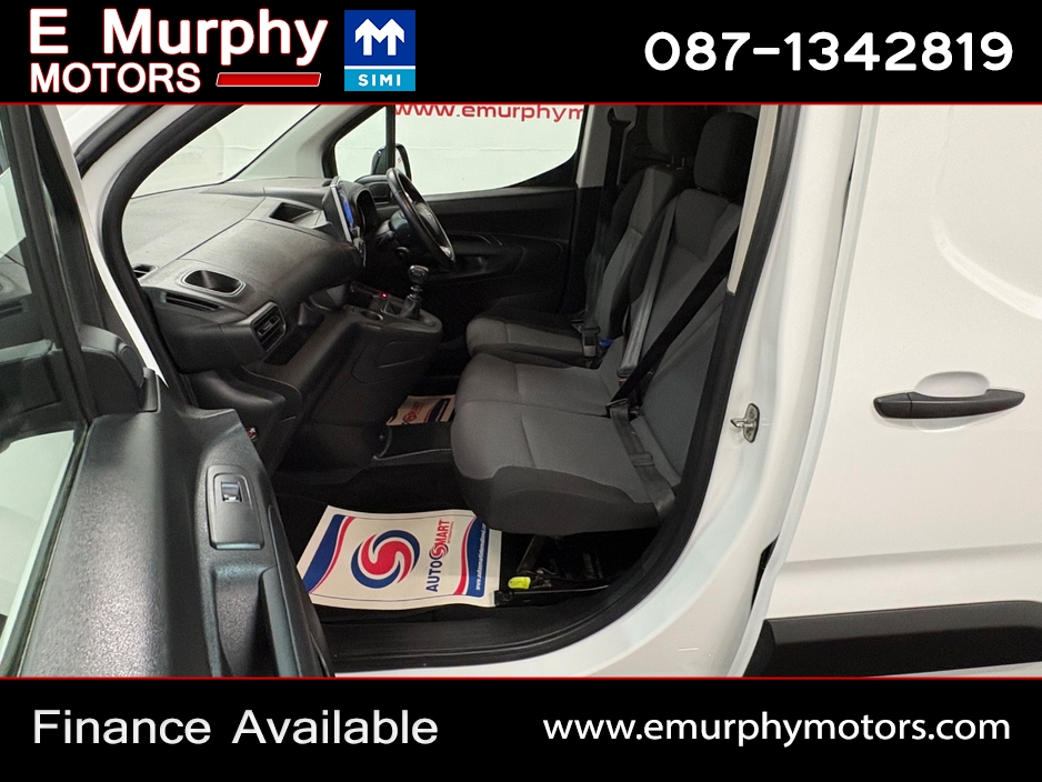 2021 Toyota Proace - image 10