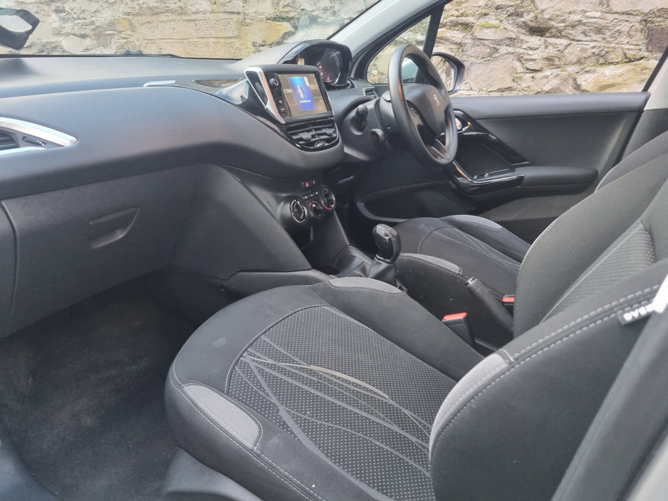 2013 Peugeot 208 1.2 VTI 82 bhp Active €3,750