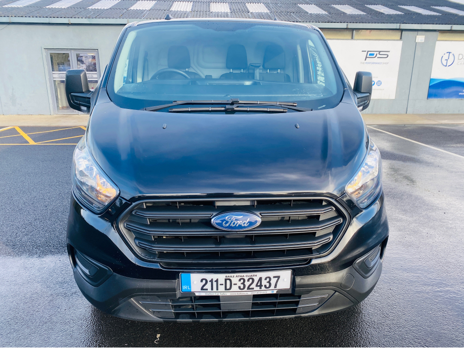 2021 Ford Transit Custom - image 2