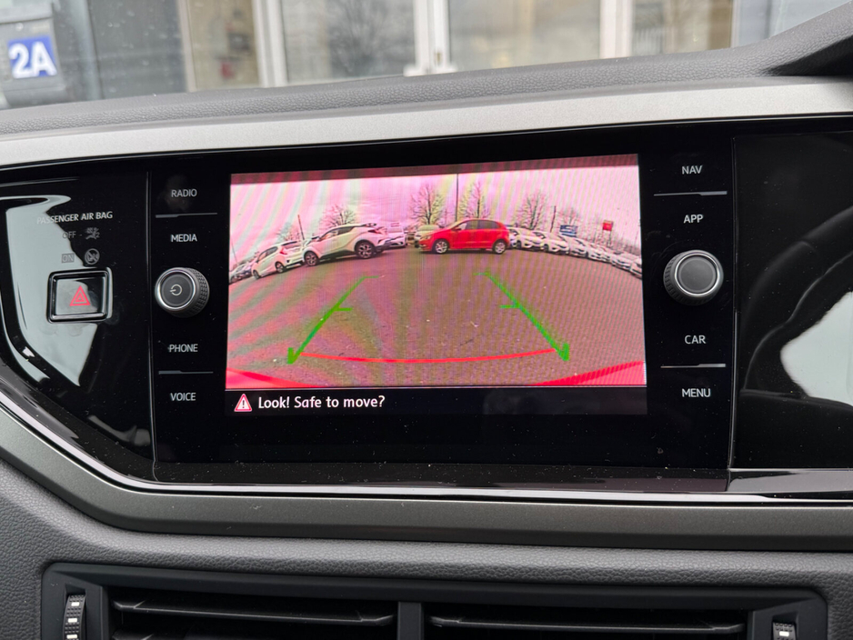 2018 Volkswagen Polo - image 11