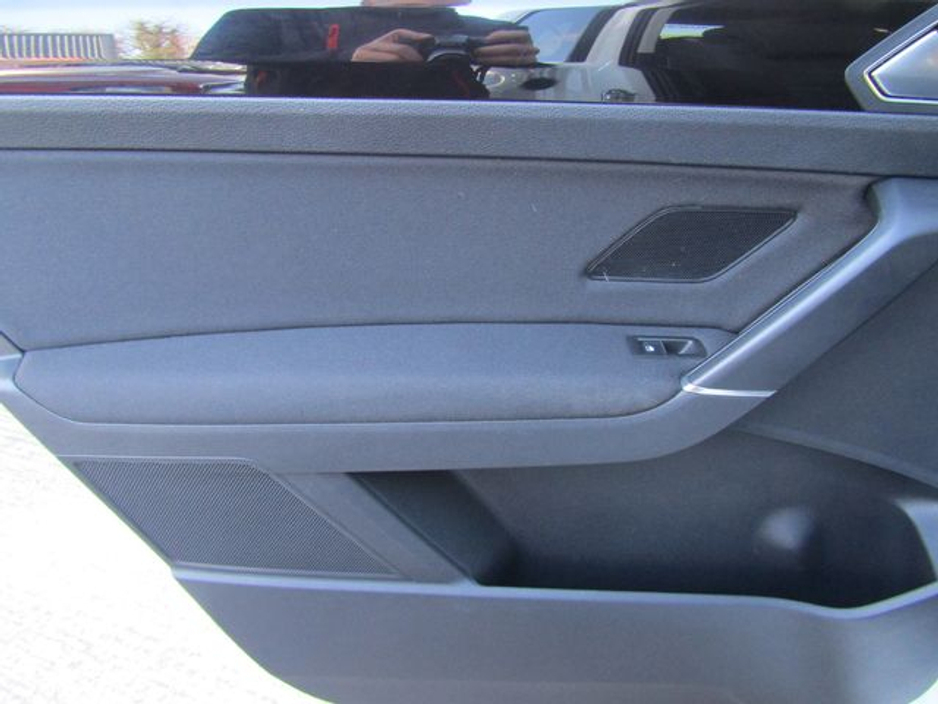 2017 Volkswagen Touran - image 37