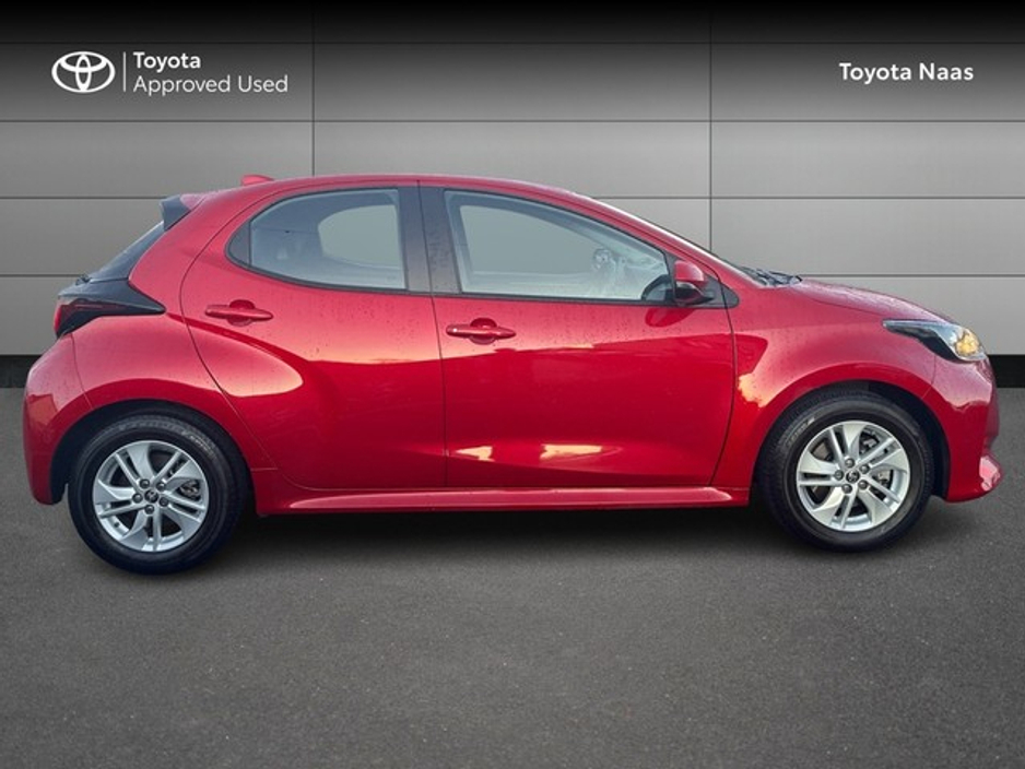 2024 Toyota Yaris YARIS HYBRID 1.5 LUNA €25,444