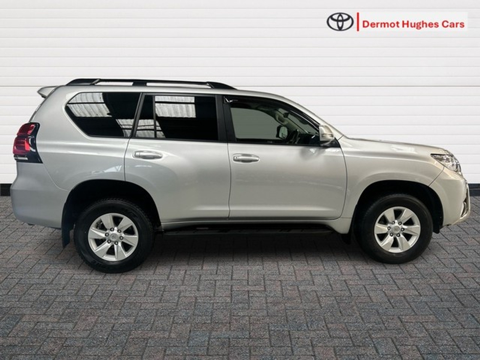 2024 Toyota Landcruiser LWB COMM 2.8 AUTO €59,950