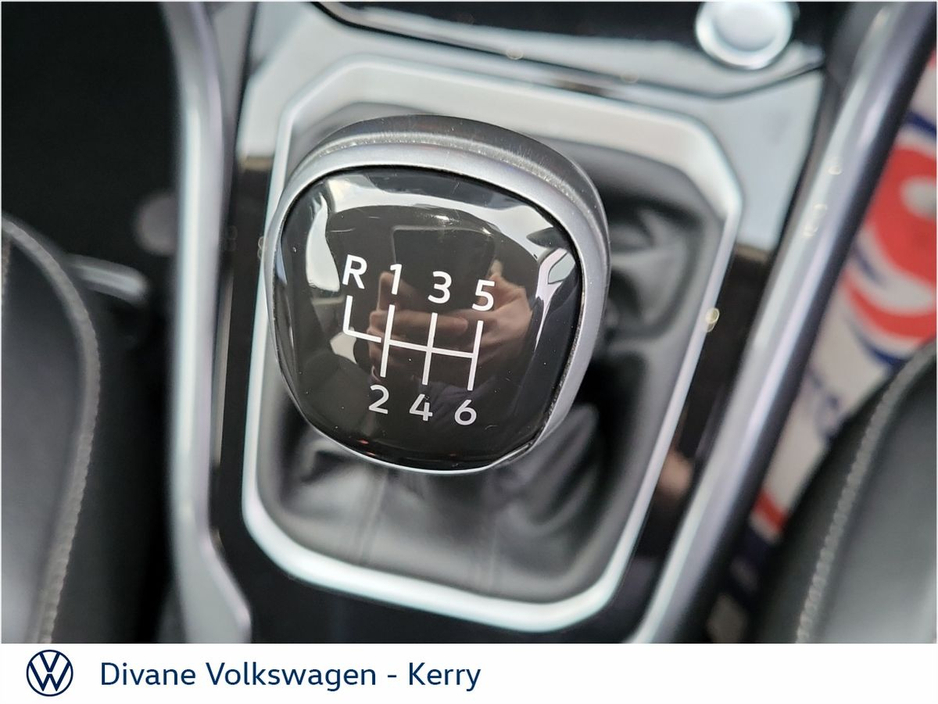 2023 Volkswagen T-Roc - image 16