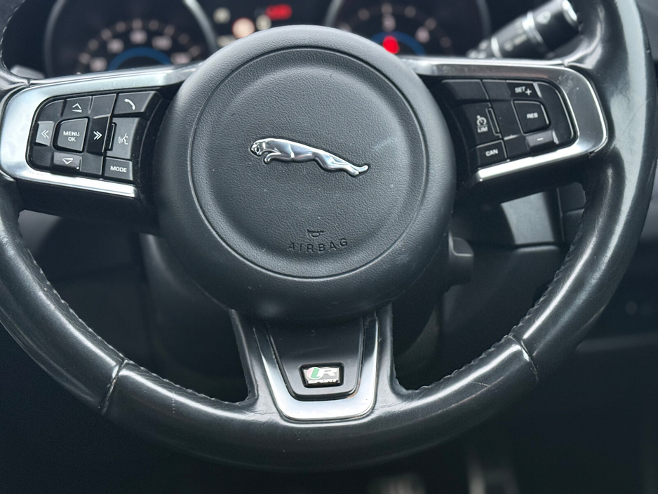 2017 Jaguar XF 2.0 D 163PS R-Sport Manual €10,990
